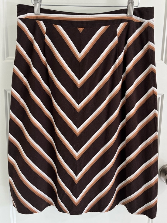 Banana Republic Dresses & Skirts - Banana Republic Chevron A-Line Skirt in Brown, Tan and Cream